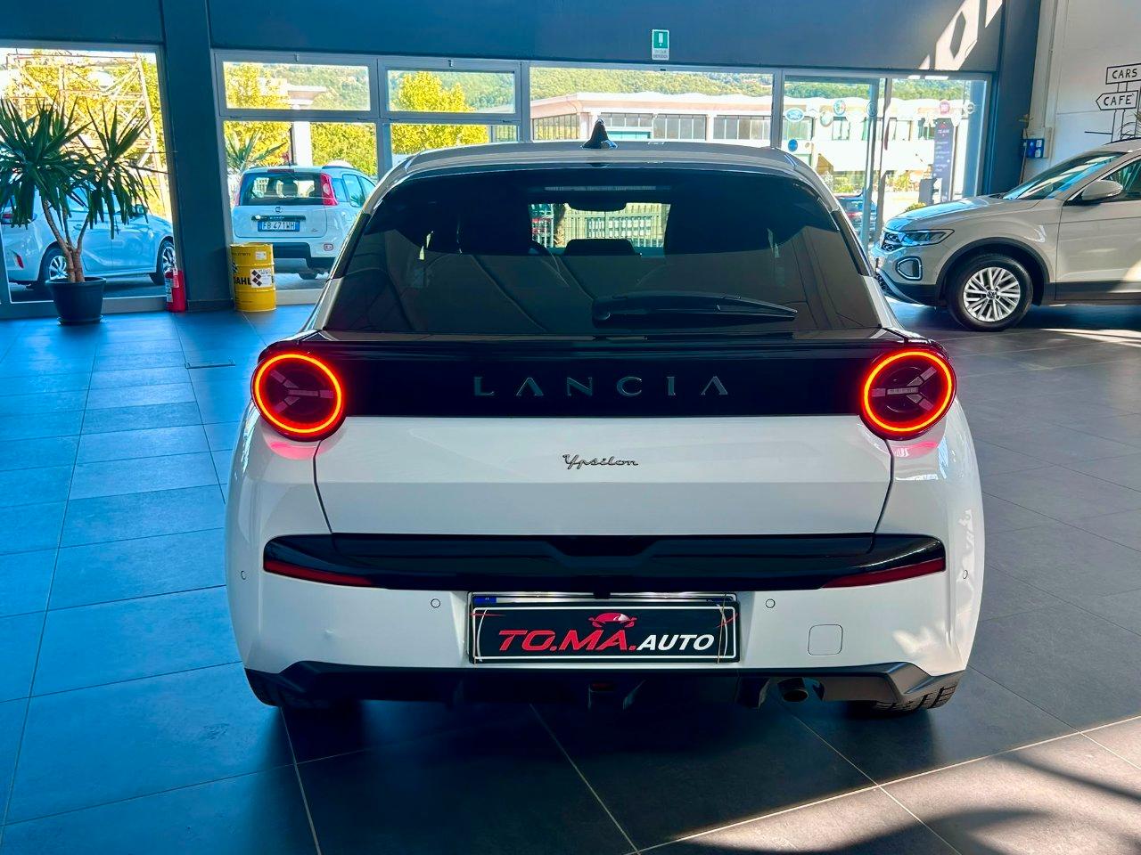 Lancia Ypsilon 1.2 mhev Edizione Cassina e-dct