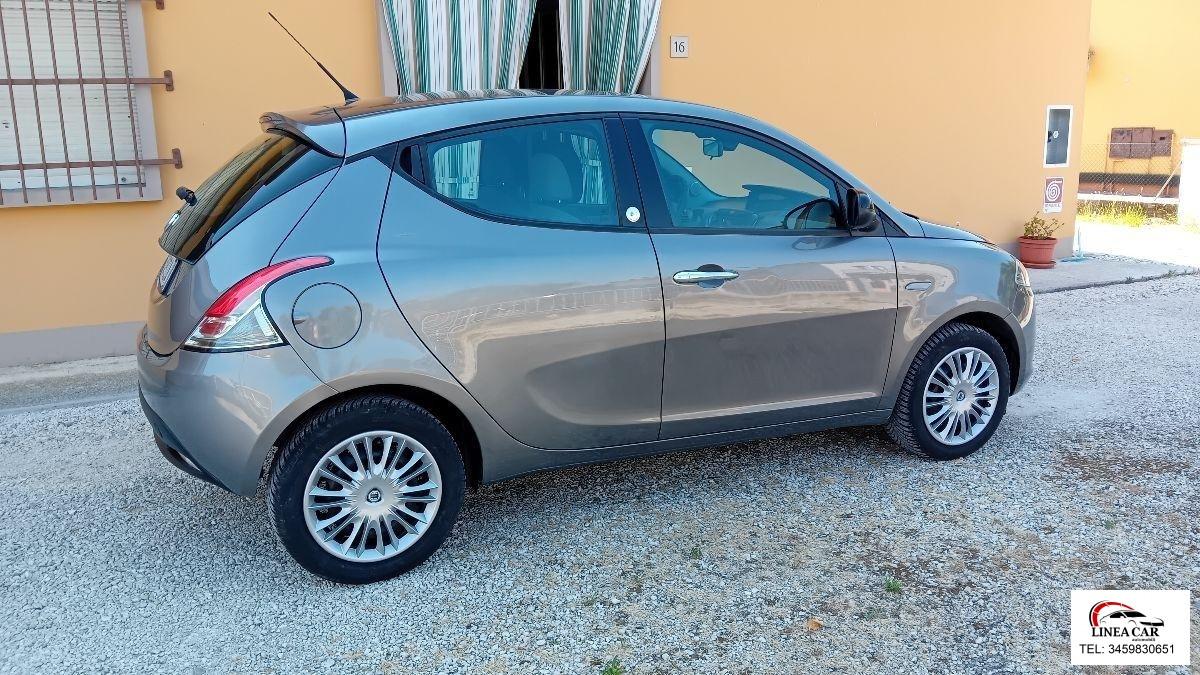 LANCIA - Ypsilon 1.2 benzina / gpl - ok neopatentati