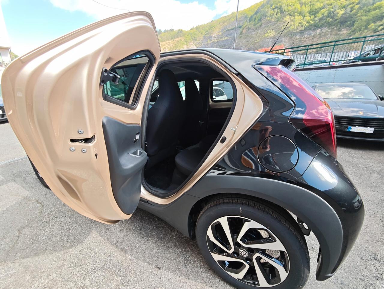 Toyota Aygo X 1.5 Hybrid 115 CV 5 porte Premium
