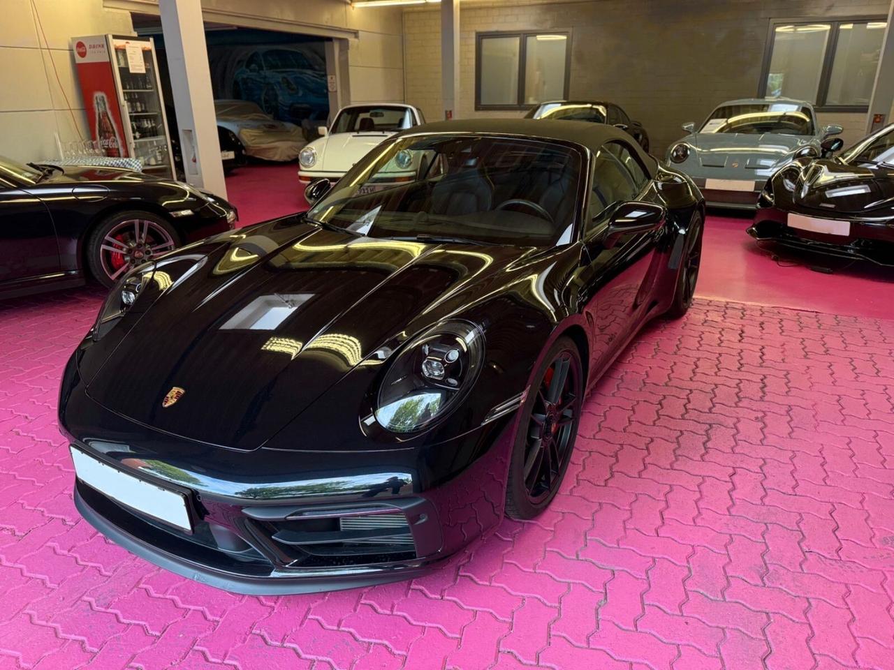 Porsche 911 Carrera 4 GTS Cabriolet
