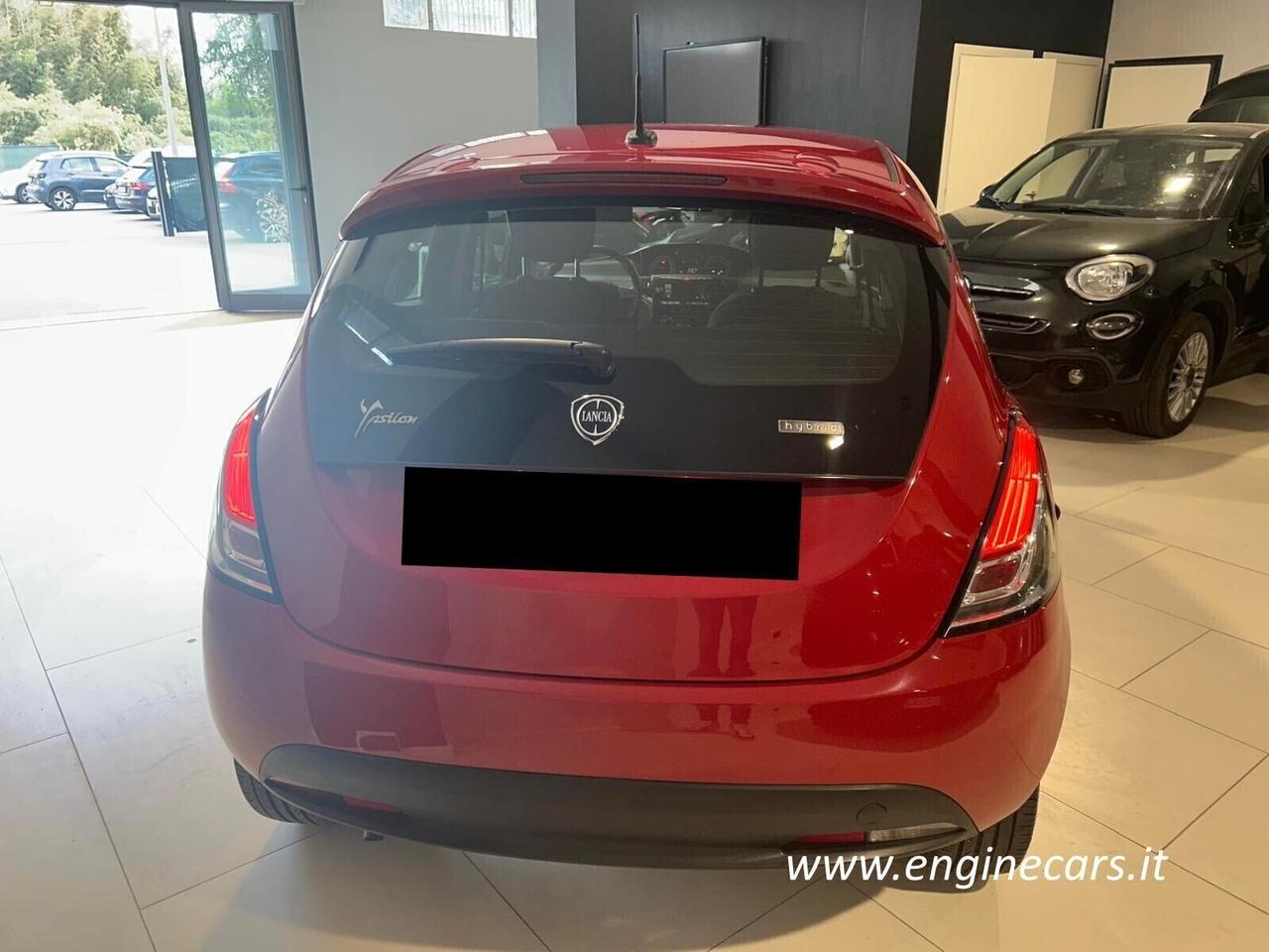 Lancia Ypsilon 1.0 FireFly 5 porte S&S Hybrid Ecochic Silver