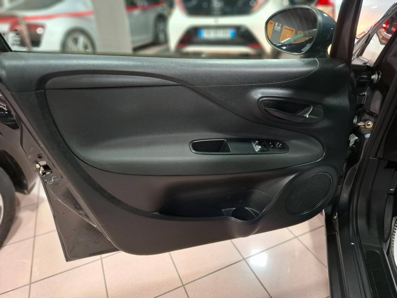 Fiat Punto Evo 1.4 benzina Neopatentato