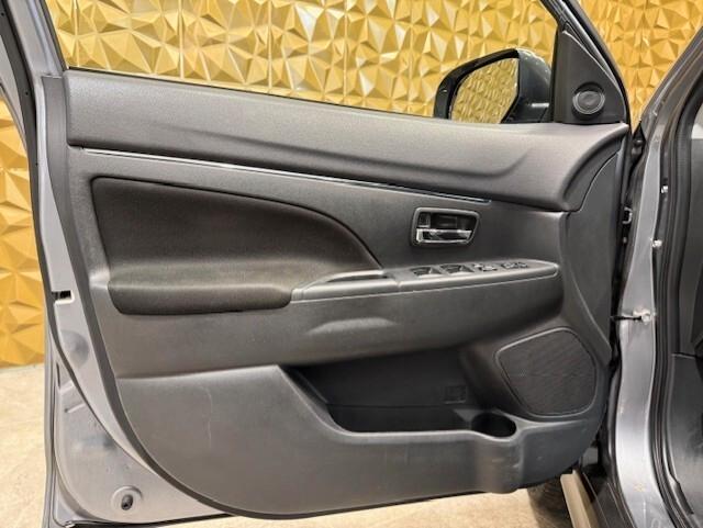 Mitsubishi ASX 1.6 2WD Knight