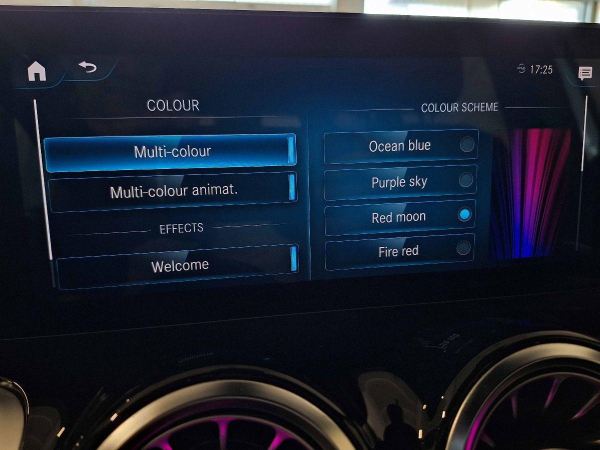 MERCEDES GLB 200d 4MATIC SPORT PLUS 150CV - PELLE- LUCI 64 COLORI - RETROCAMERA - DOPPIO DISPLAY 10.25