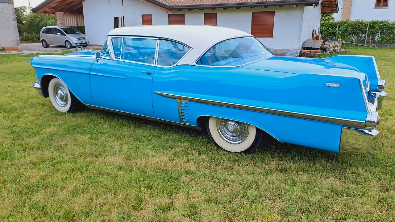 Cadillac Deville 57 coupé