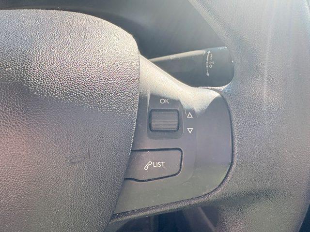 PEUGEOT 208 1.2 82cv 5 porte POCHI CHILOMETRI OK NEOPATENTATI