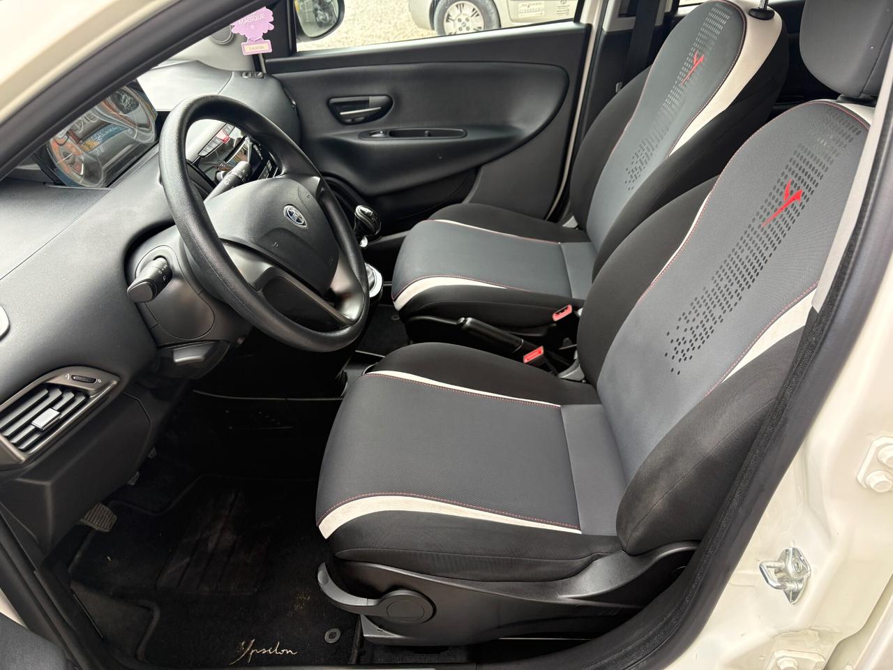 Lancia Ypsilon 0.9 TwinAir 85 CV Metano