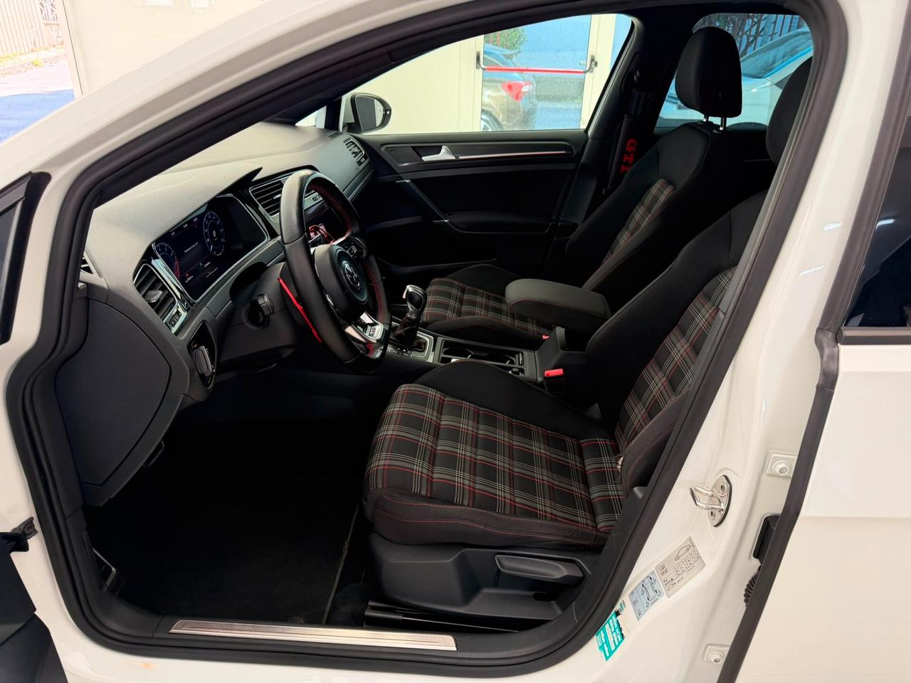 Volkswagen Golf GTI Performance 2.0 245 CV TSI DSG 3p. BMT