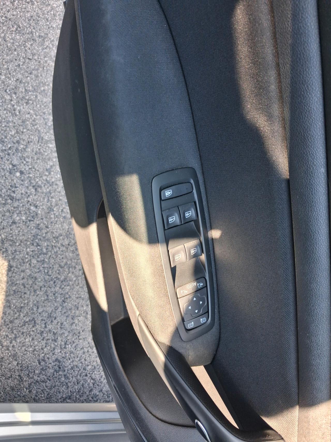 Renault Megane Mégane Blue dCi 115 CV NAVIGATORE FARI FULL LED, GARANZIA 12 MESI CON CERTIFICATO DI CONFORMITA'