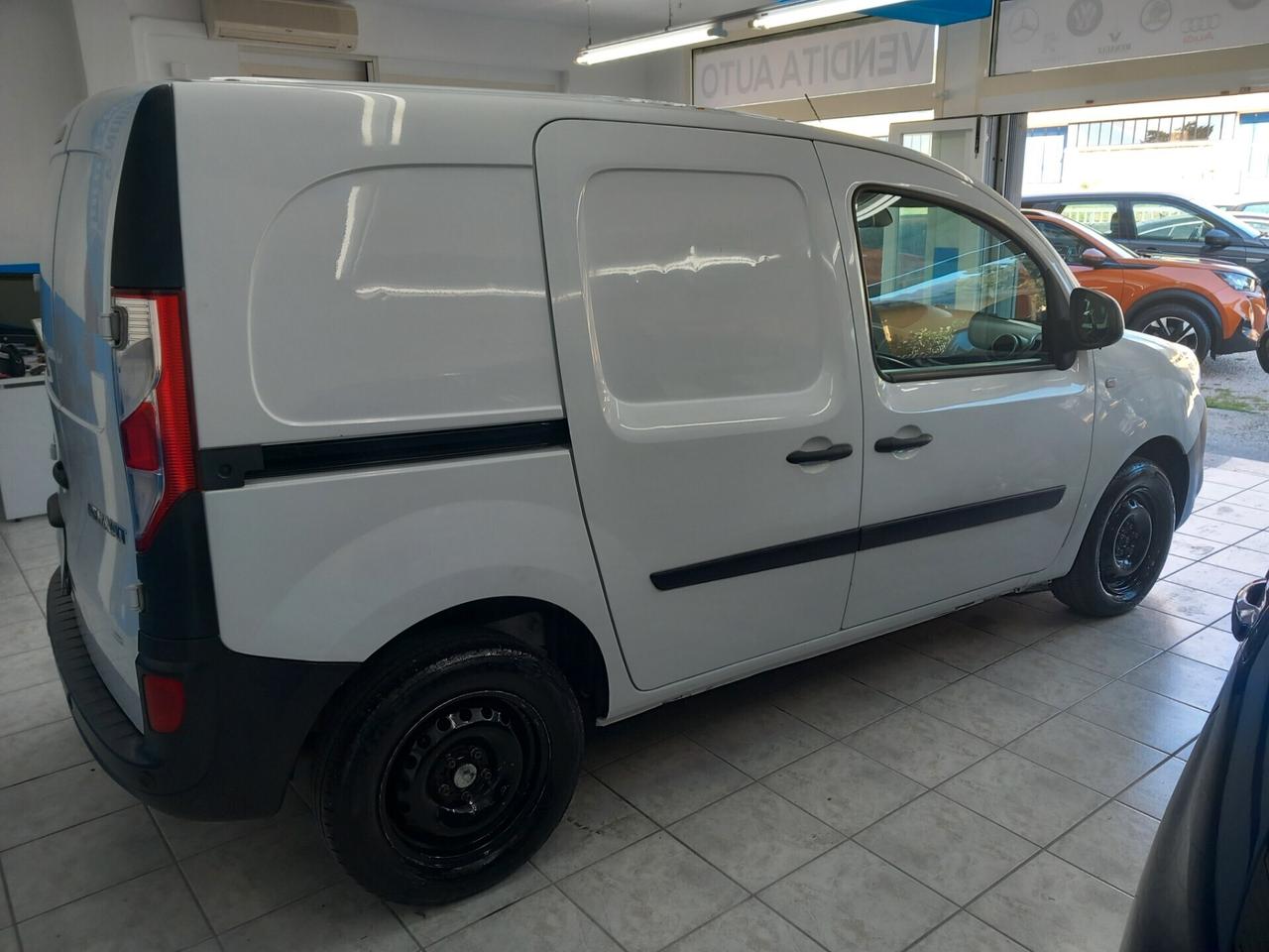 Renault Kangoo anno 2020 1.5 diesel 131 mila km