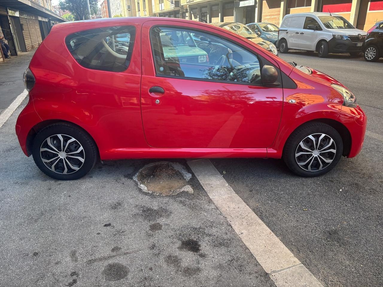 Toyota Aygo 1.0 - PASSAGGIO DI PROPRIETà INCLUSO
