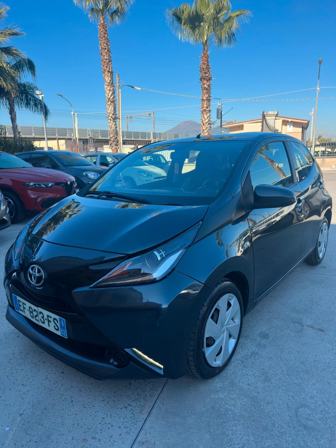 Toyota Aygo 1.0 VVT-i 69 CV 5 porte x-cite