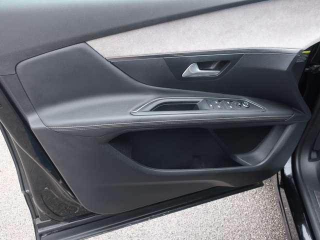 Peugeot 3008 3008 II 2021 1.5 bluehdi GT LINE s&s Displ Cockpit