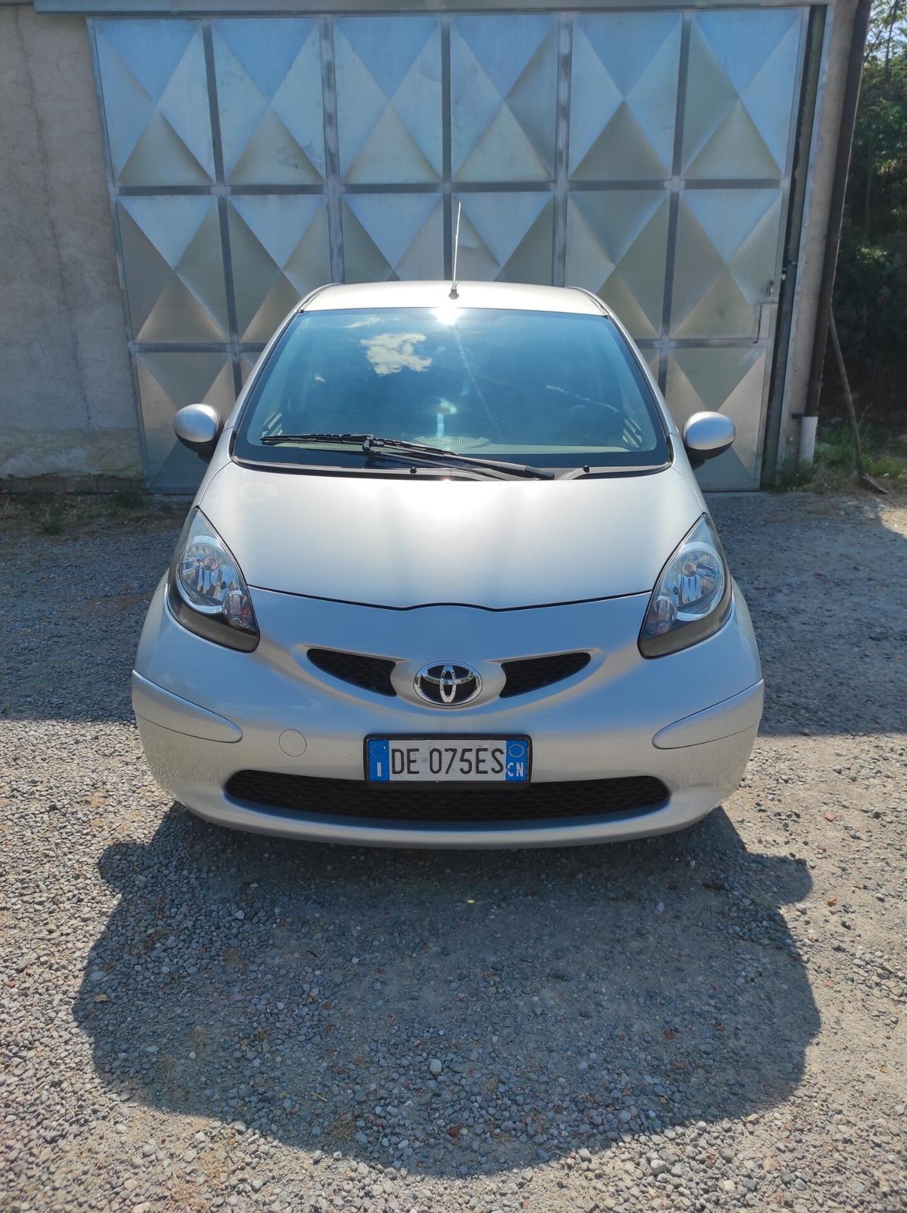 Toyota Aygo 1.0 12V VVT-i 5 porte Sol