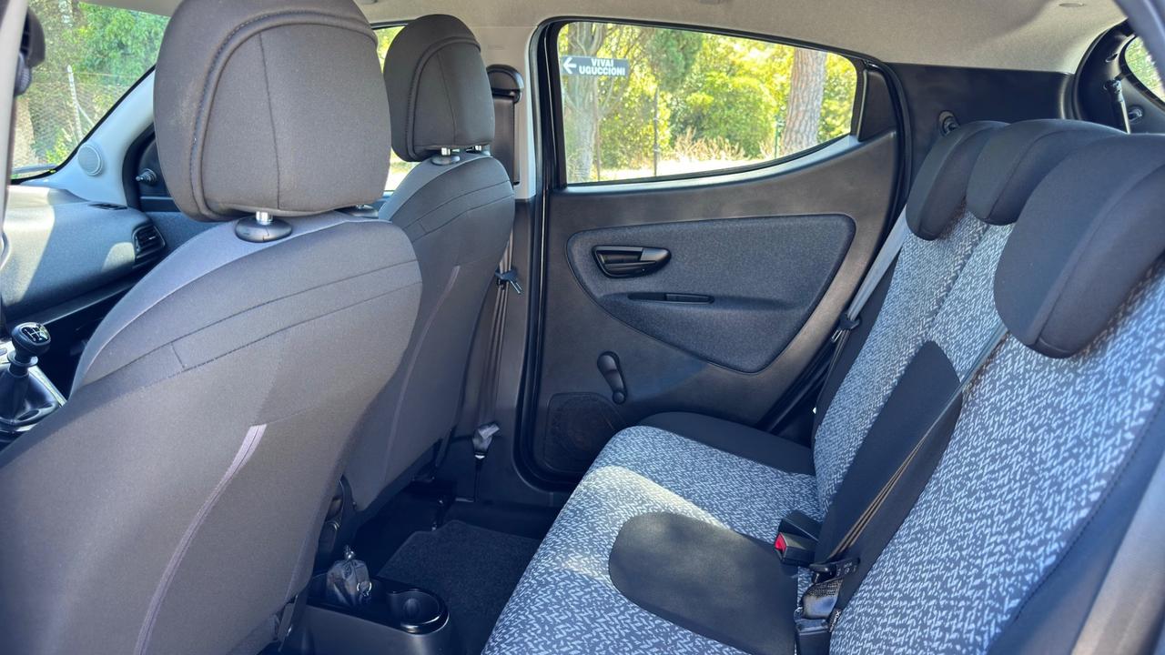 Lancia Ypsilon 1.2 69 CV 5 porte GPL Ecochic Monogram