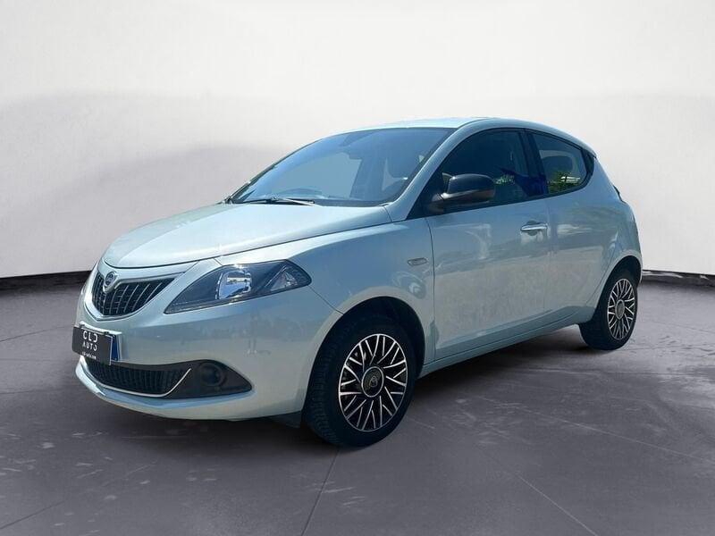 Lancia Ypsilon 1.0 FireFly 70cv Hybrid Platino