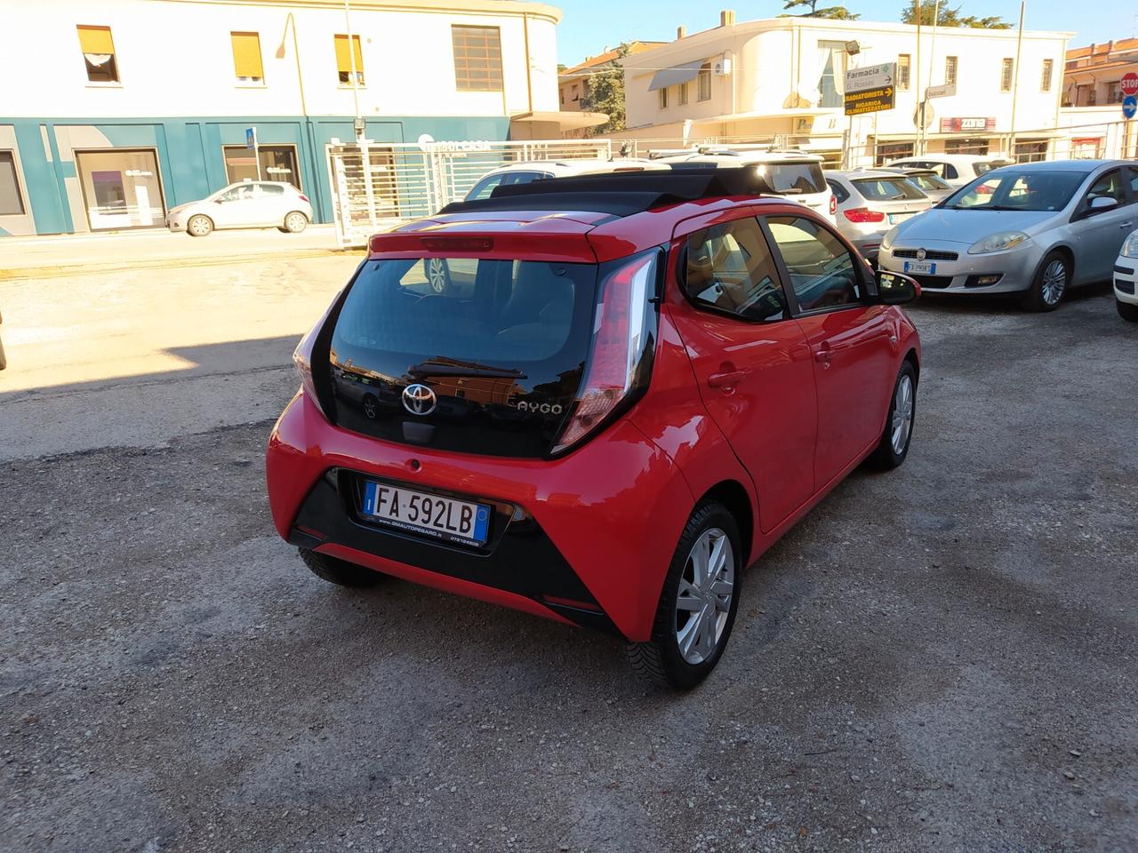 Toyota Aygo 1.0 VVT-i 69 CV 5 porte x-wave Neopatentati