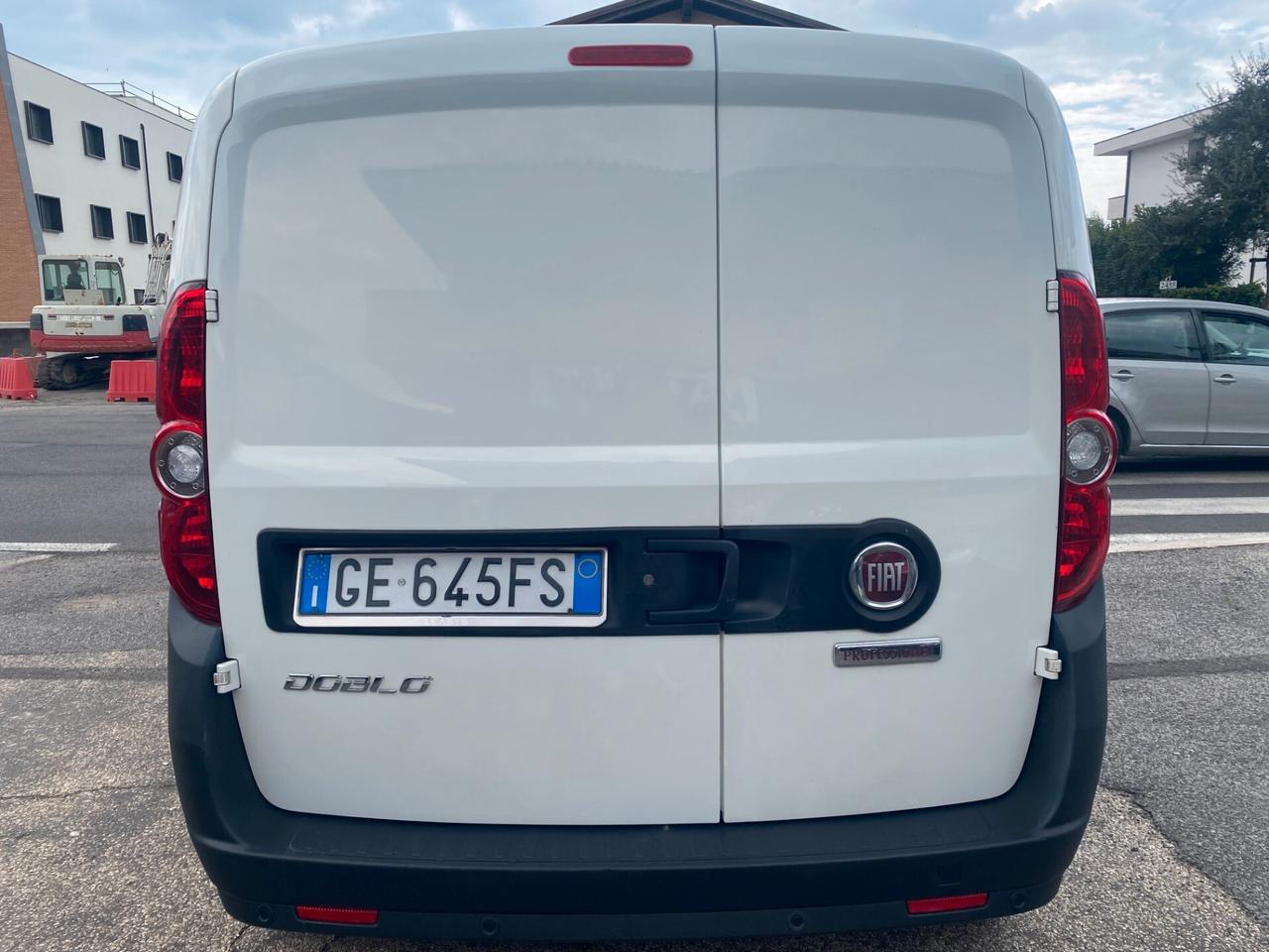 FIAT DOBLO' 1.6 105CV 3POSTI PC-TN Cargo LOUNGE