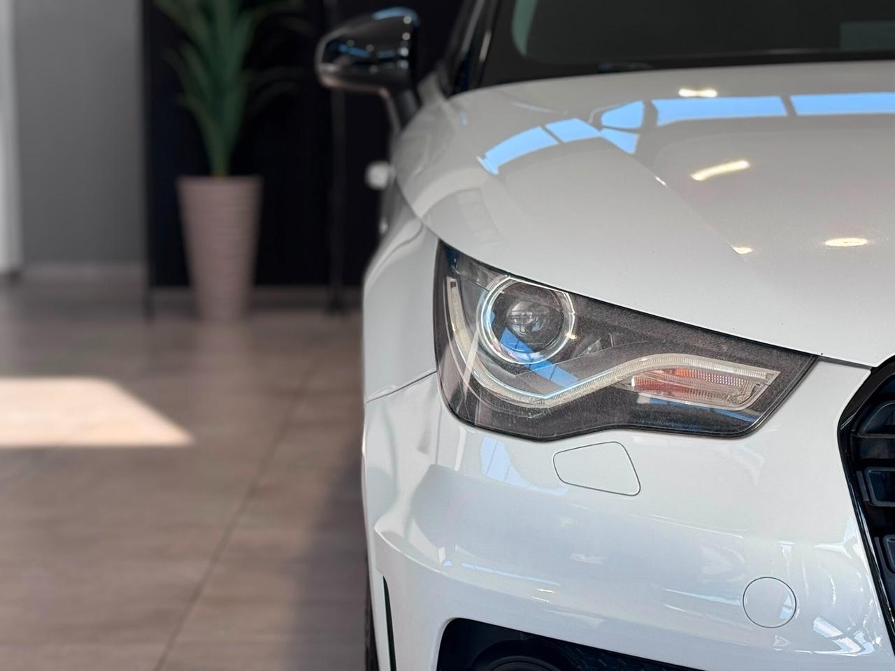 Audi A1 SPB 1.6 TDI Admired 90cv S-LINE