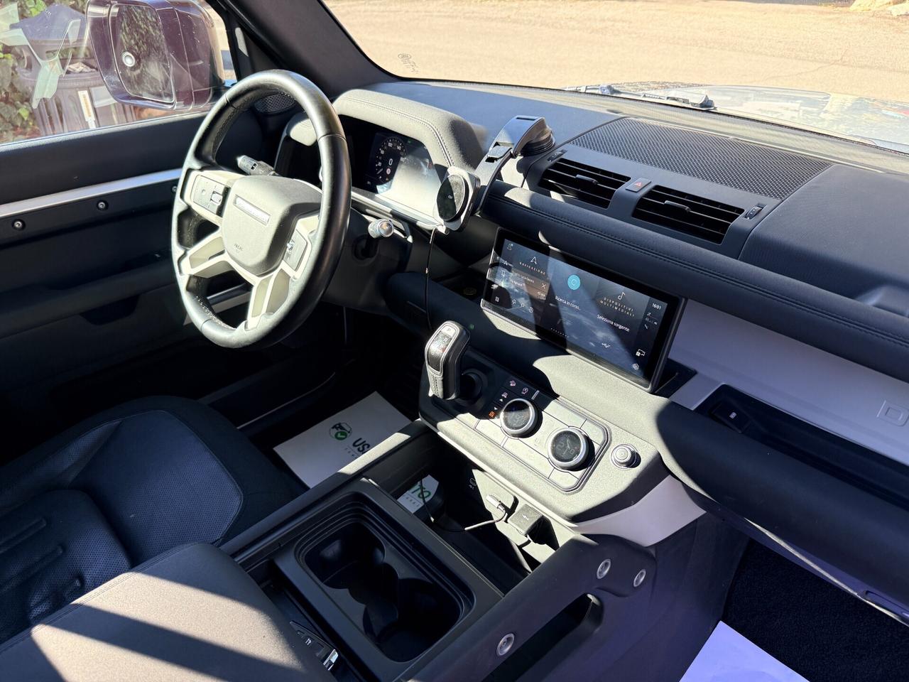 Land Rover Defender 110 3.0d Hybrid 7 POSTI