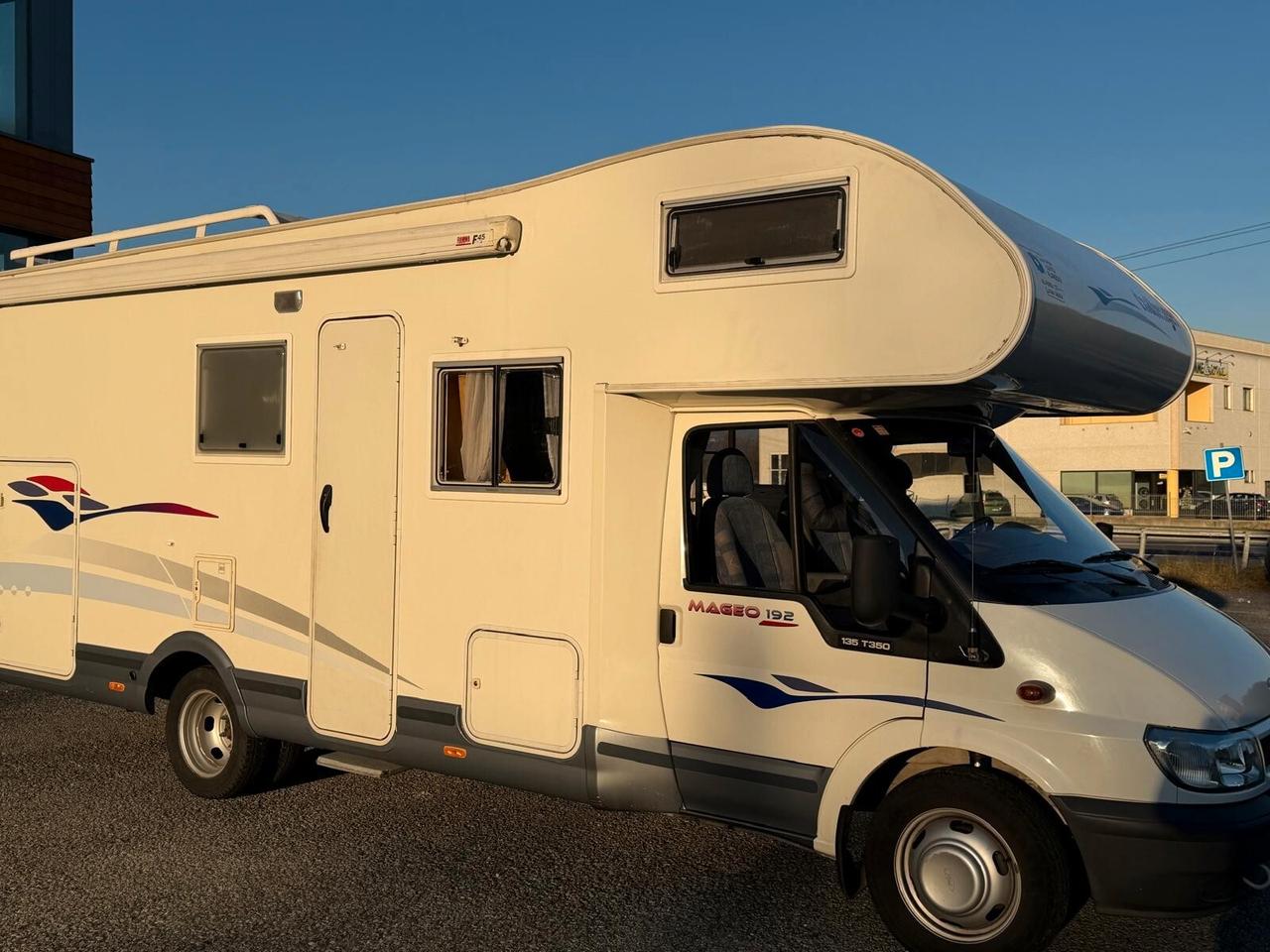 Ford TRANSIT mansardato