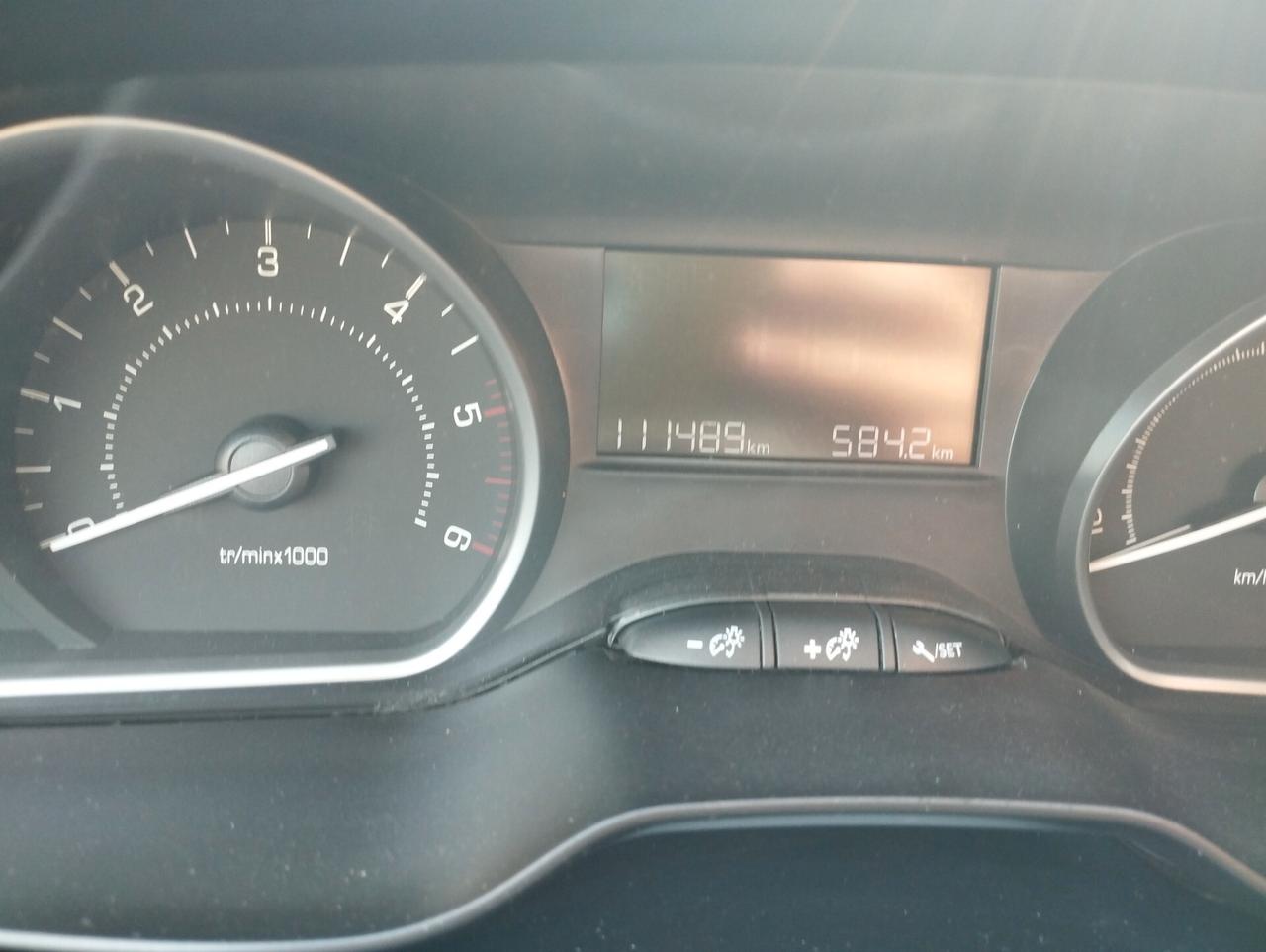 Peugeot 208 BlueHDi 75 5 porte Allure