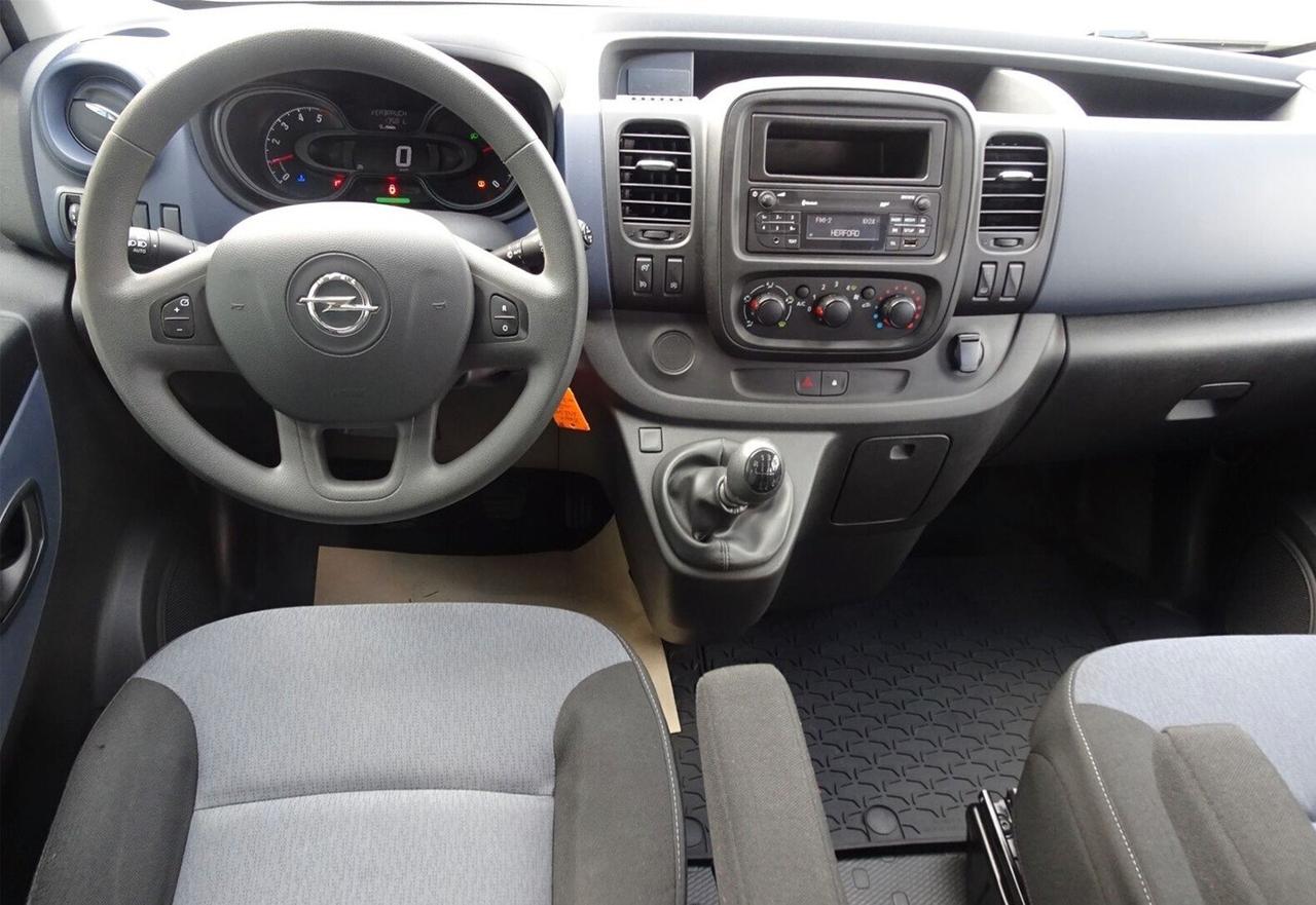 Opel Vivaro Combi 8 posti