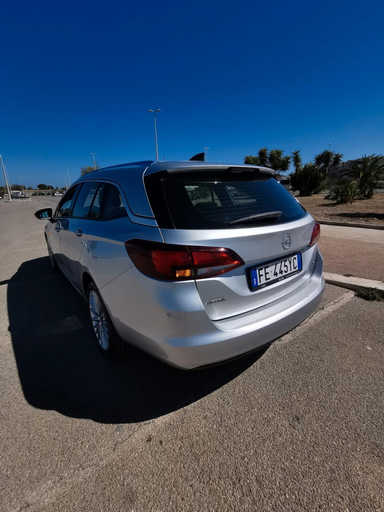 Opel Astra 1.6 CDTI 136CV Sports Tourer Cosmo
