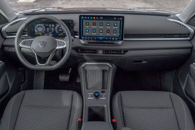 Volkswagen T-Roc 1.5 eTSI Life DSG NAVI LED CAMERA 2026