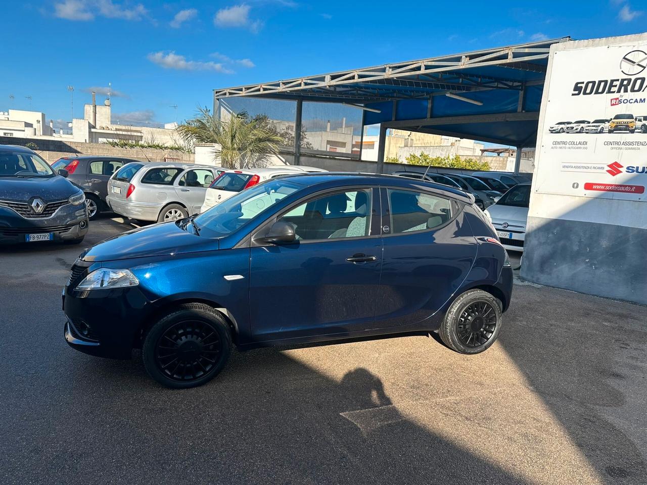 Lancia Ypsilon LANCIA YPSILON 1.0 70cv Firefly Hybrid S&S Silver