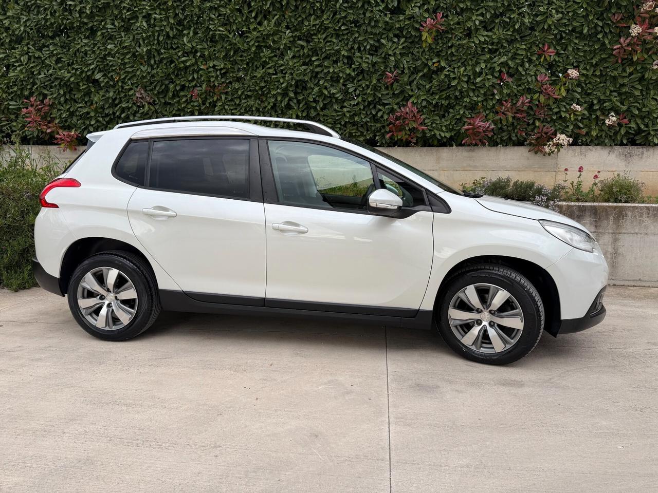 Peugeot 2008 Blue Hdi1.6 CV 92 Allure