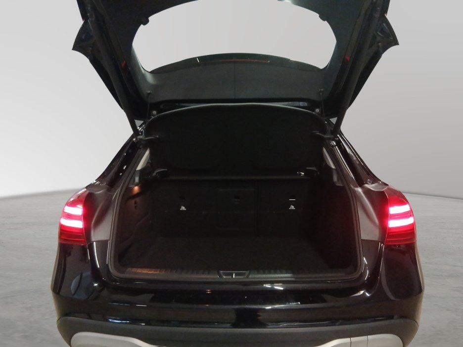Mercedes-Benz GLA (X156) - GLA 200 d Automatic Business