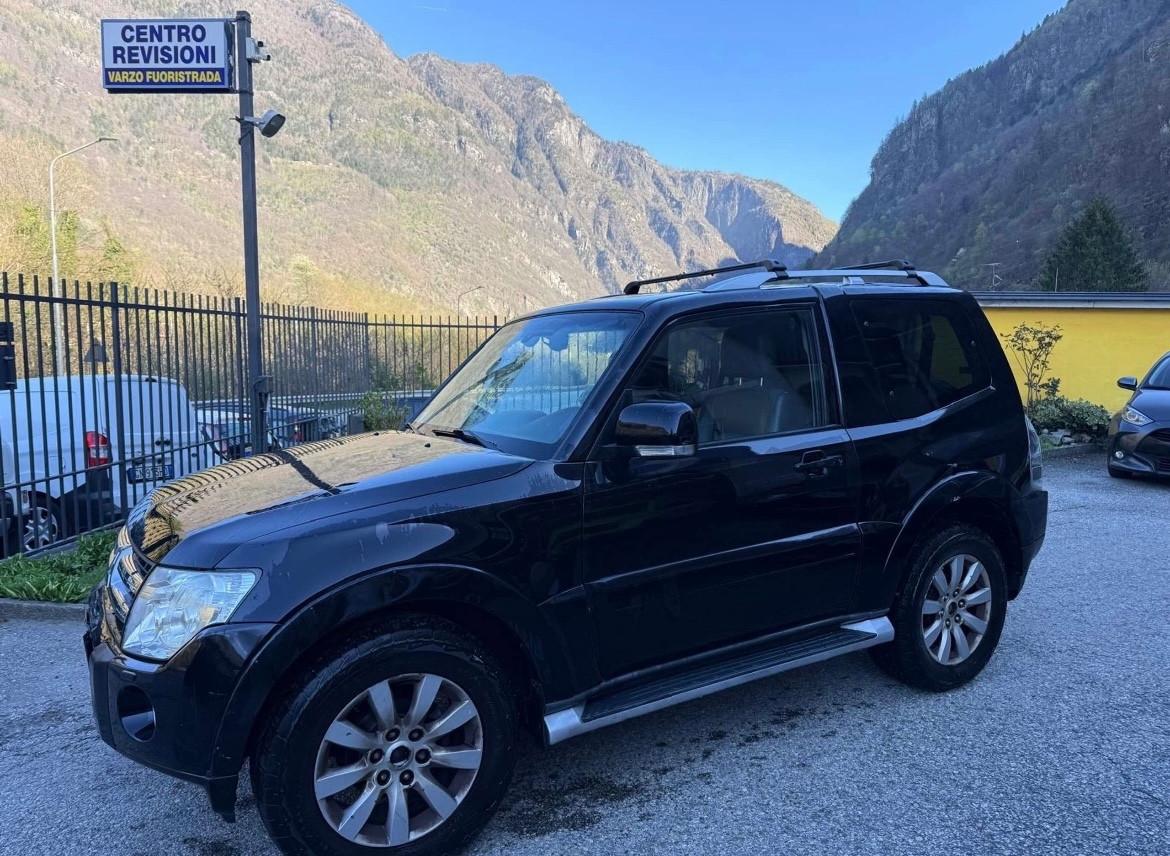Mitsubishi Pajero 3.2 DI-D 16V 3p. Intense