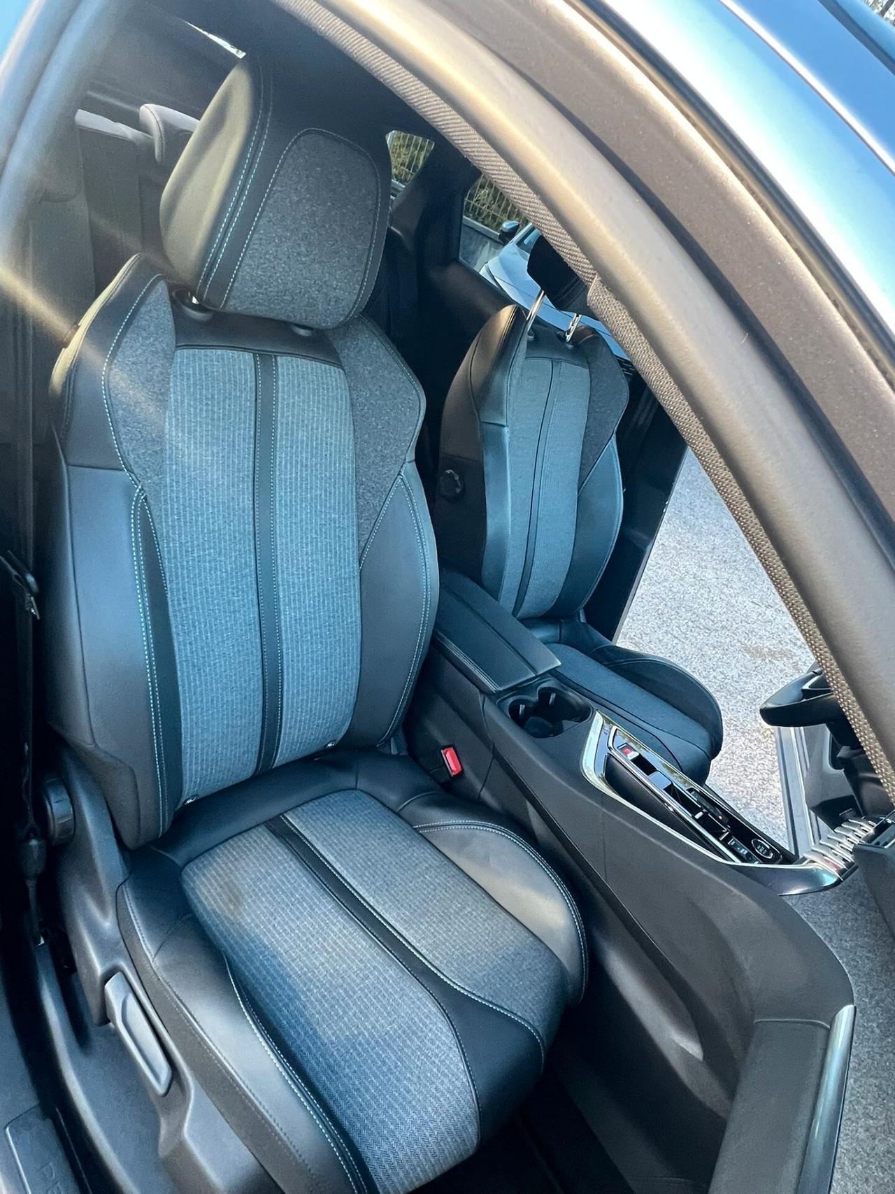 Peugeot 3008 BlueHDi 130 S&S EAT8 Allure Pack