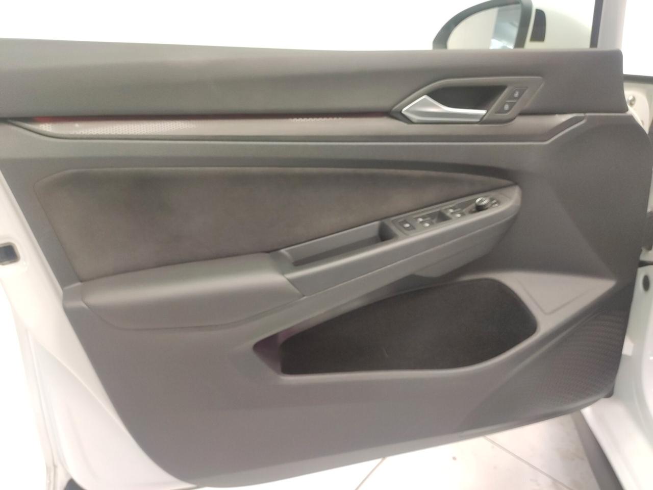 Volkswagen Golf GTI 2.0 TSI DSG