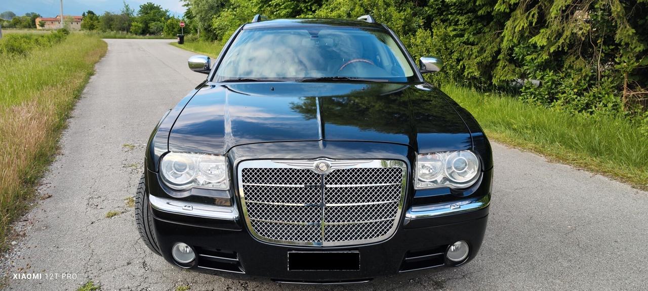RARA Chrysler 300C (5.700 V8 340cv HEMI) AWD