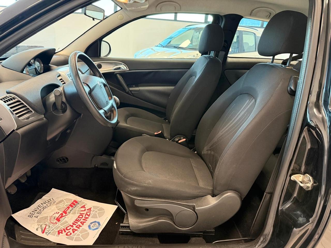 Lancia Ypsilon 1.2 69 CV Unyca