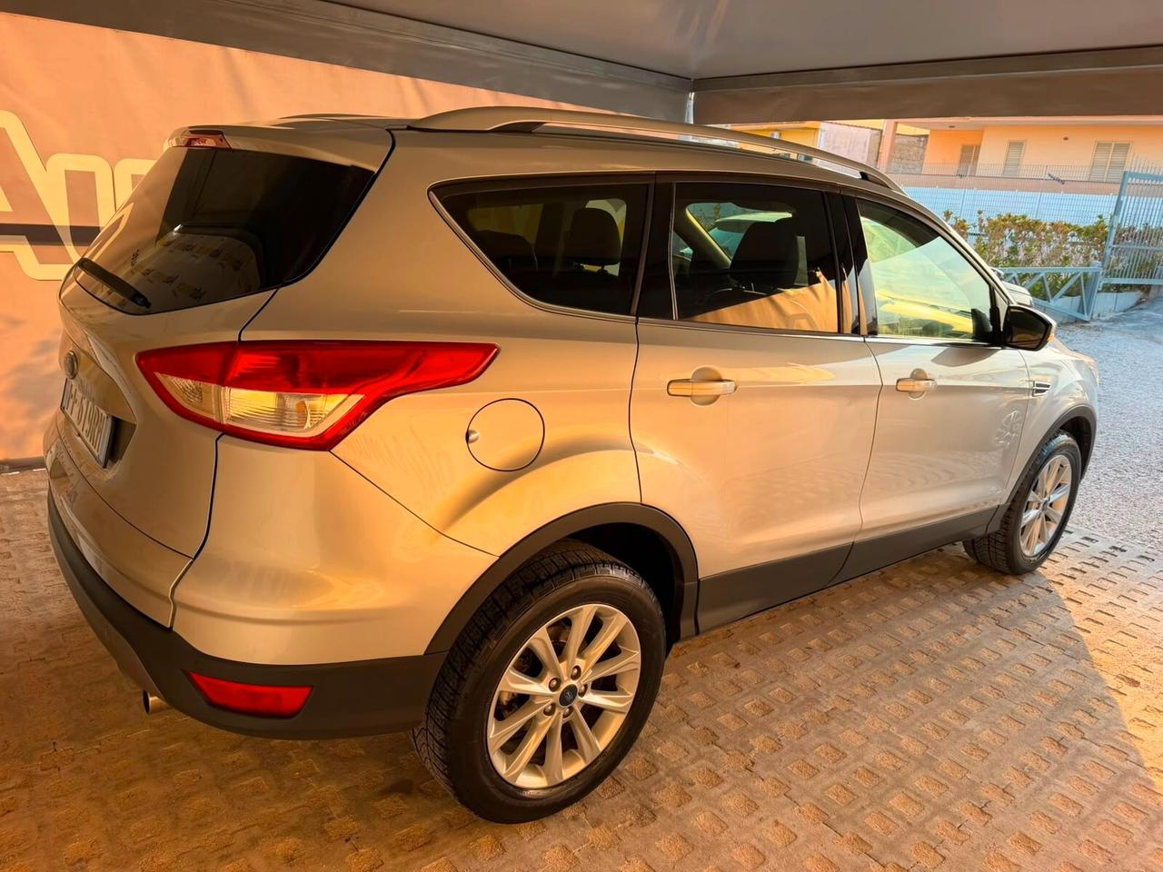 Ford Kuga 2.0 TDCI 120 CV S&S 2WD Titanium