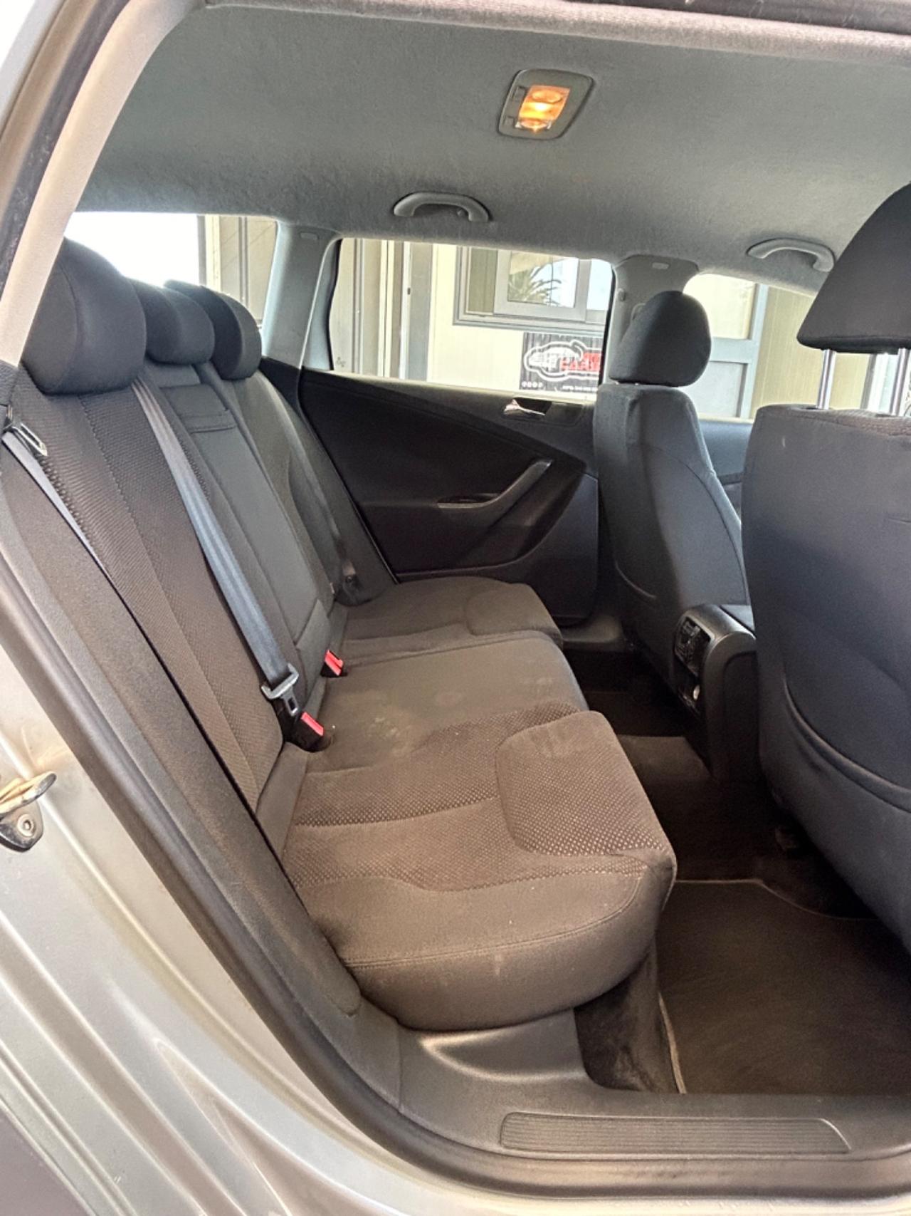 Volkswagen Passat 2.0 TDI DPF Var. Comfortline