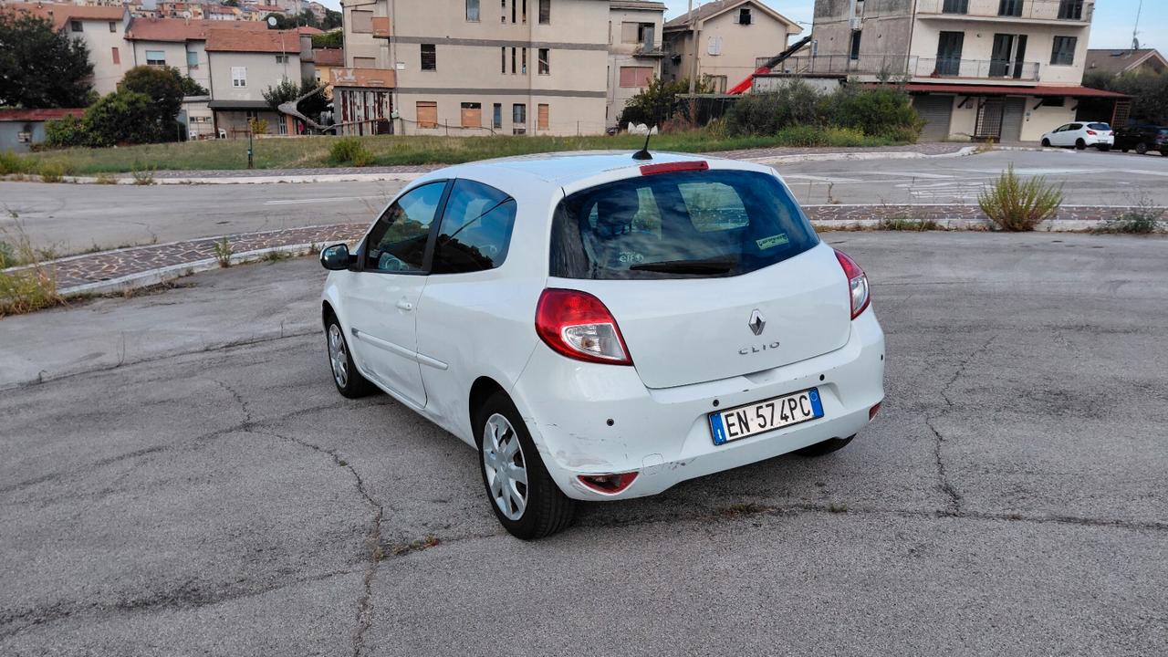 Renault Clio 1.2 16V 3 porte Dynamique