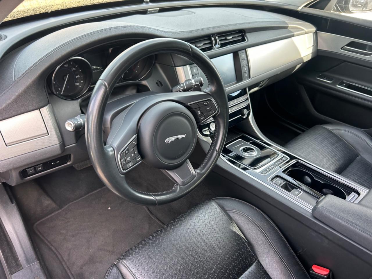 Jaguar XF 2.0 D 180 CV Portfolio