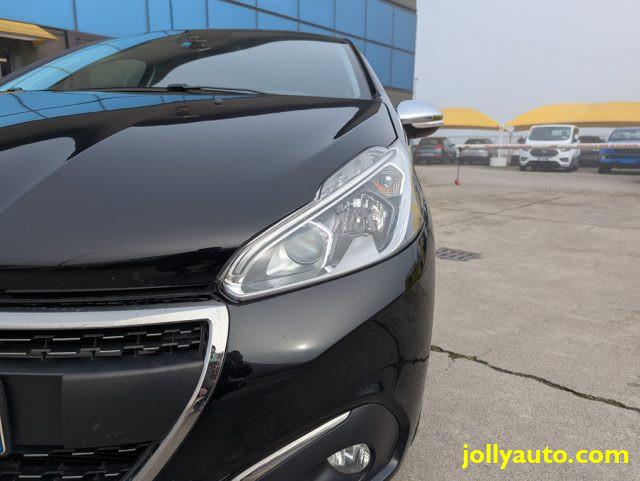 PEUGEOT 208 BlueHDi 100 S&S 5P Signature