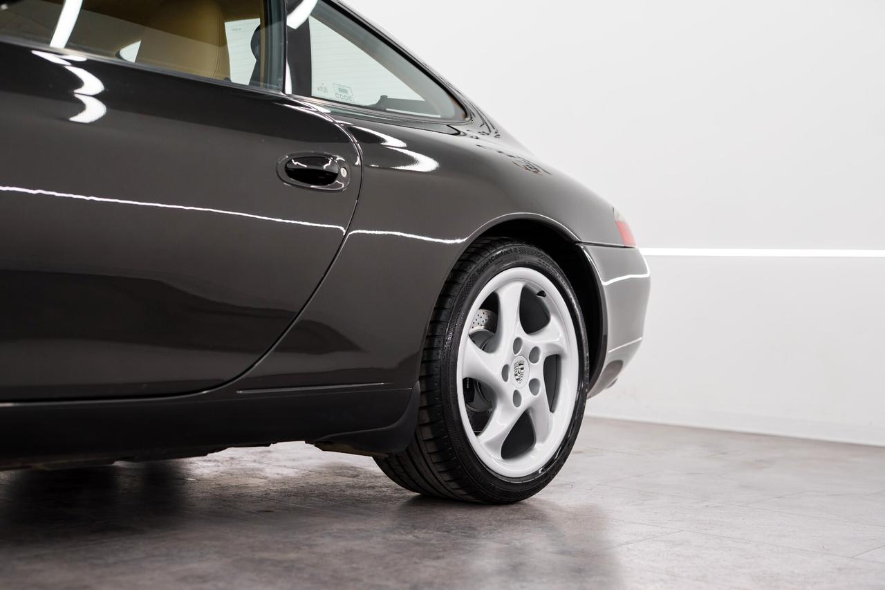 Porsche 911 Carrera 2 Coupé