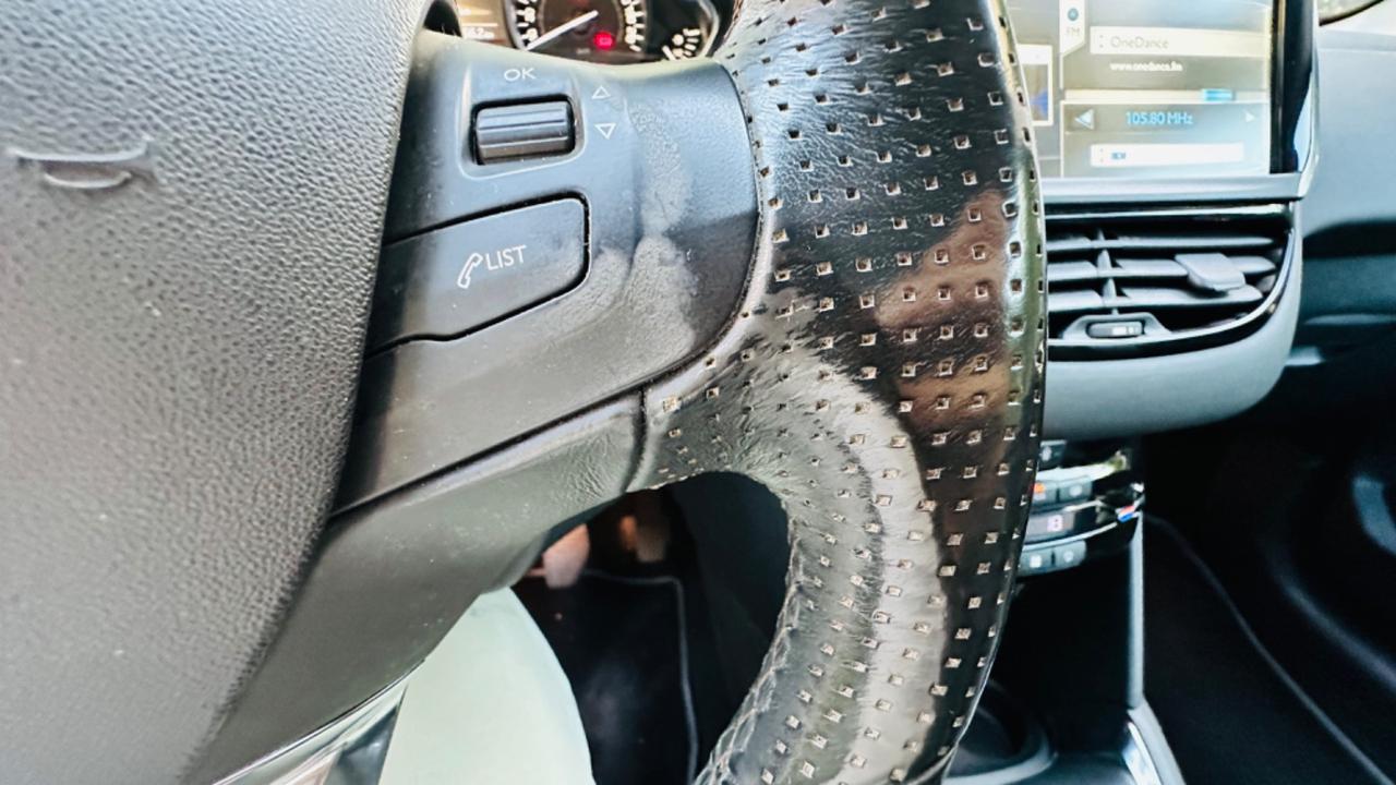 Peugeot 208.3 porte Allure.ok neopatentati.tagliandi certificati