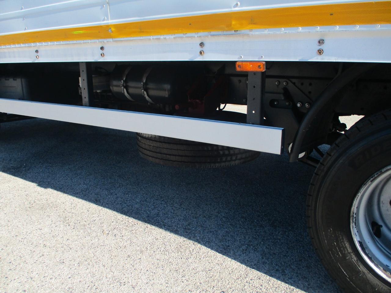 Iveco EUROCARGO 75/18 E5 FURGONE 6M+PEDANA CARICATRICE