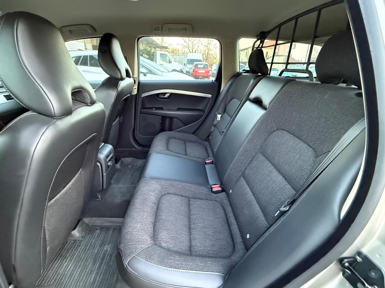 Volvo XC 70 D5 2.4d 185CV AWD AUTOMATICO Momentum