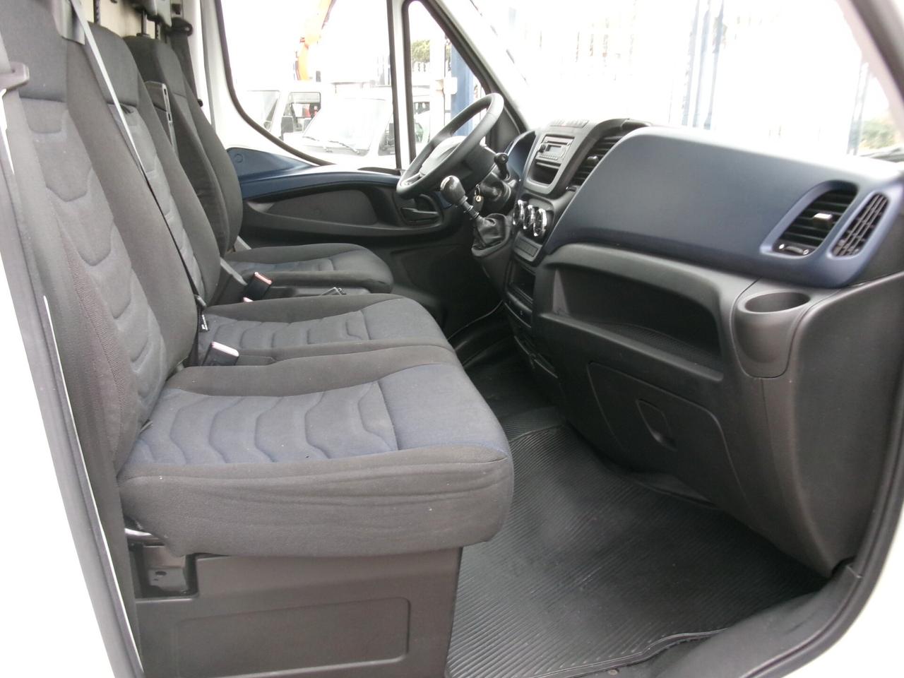 Iveco Daily 35S12 2.3 120CV EURO 6 FURGONE P.MEDIO *PERFETTO*