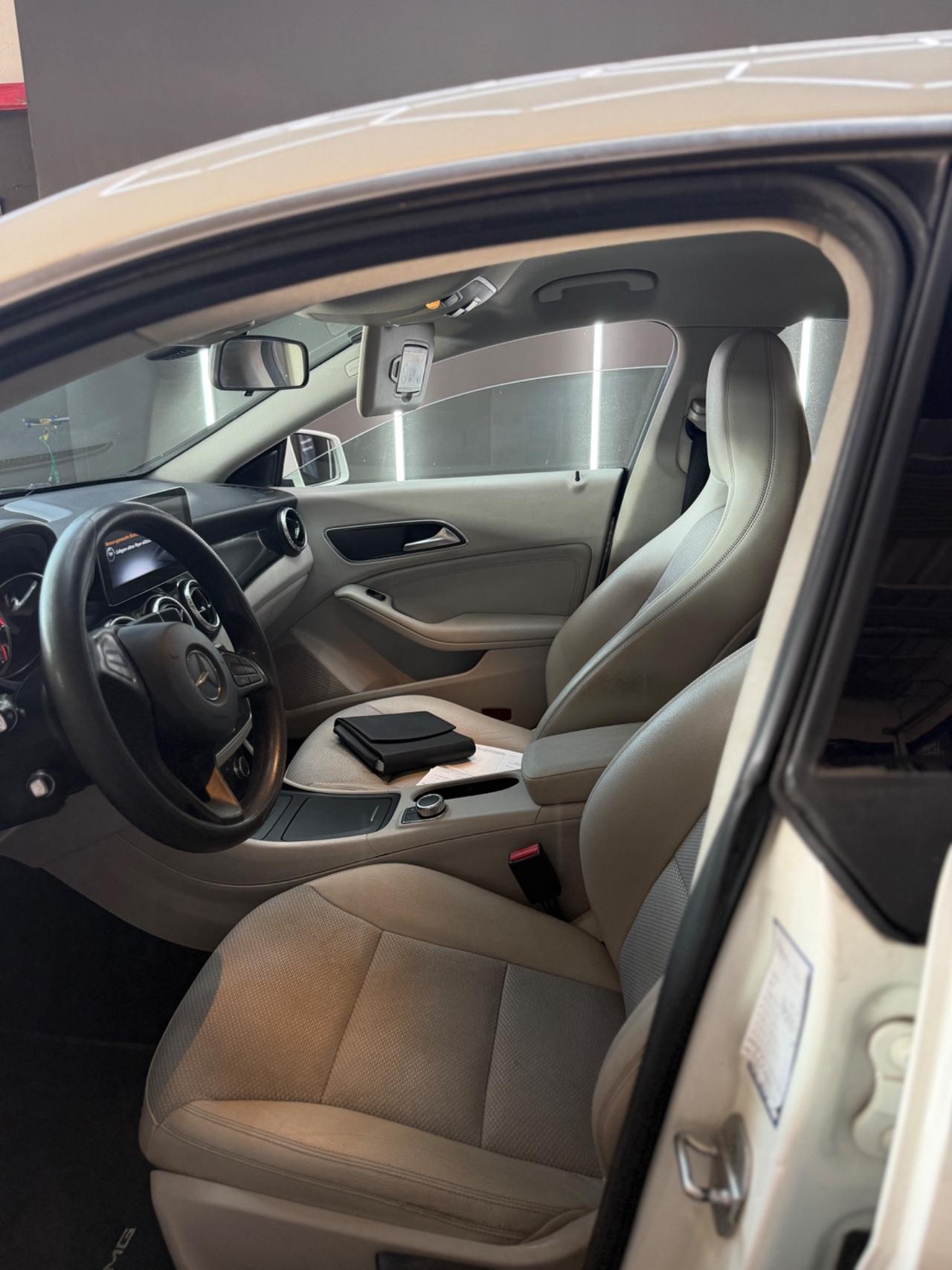 Mercedes-benz A 180 d Automatic Sport