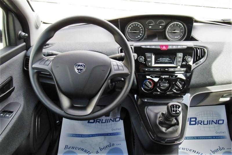 Lancia Ypsilon 1.0 FireFly 70cv S&S Hybrid SILVER solo 37.000 km !