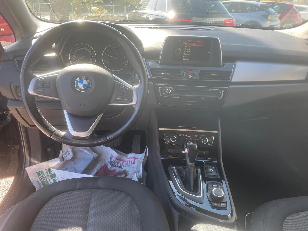 Bmw 2er Active Tourer 218d Luxury AUTOM.